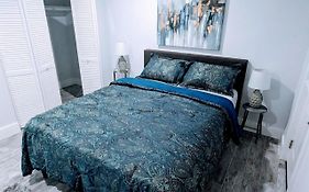 Luxurious 3 Bedroom Apt With A Beautiful Balcony